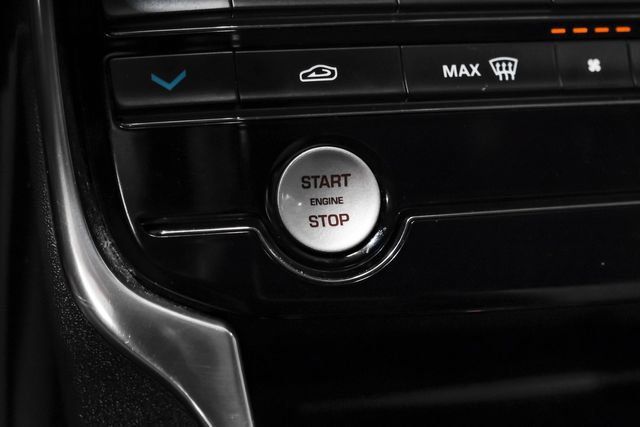 Used 2016 Jaguar XF R-Sport RWD image 24