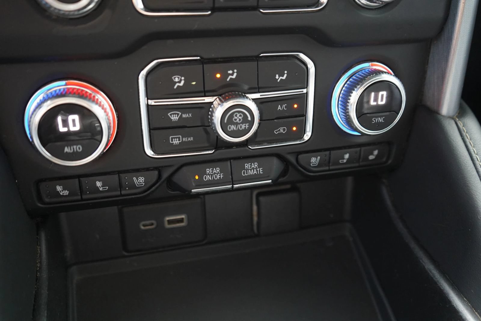 Used 2021 GMC Yukon SLT AWD/4WD image 11
