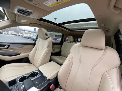 Used 2023 Acura MDX SH-AWD image 11