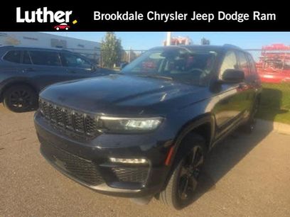 Used 2023 Jeep Grand Cherokee Limited w/ Black Appearance Package