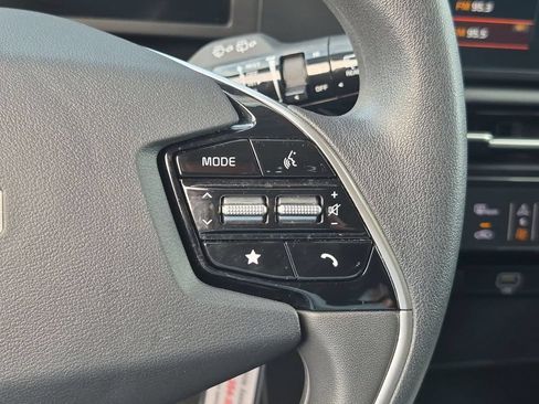 Used 2025 Kia Niro LX FWD image 21