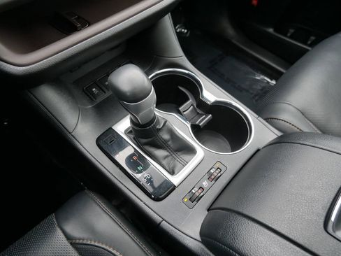Used 2019 Toyota Highlander Limited Platinum AWD/4WD image 23