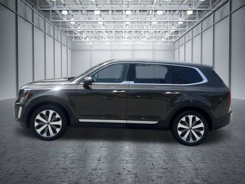 Used 2022 Kia Telluride S AWD/4WD image 3