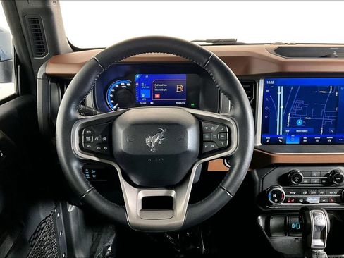 Used 2024 Ford Bronco Outer Banks image 5