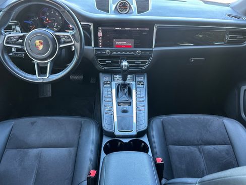 Used 2020 Porsche Macan AWD/4WD image 17