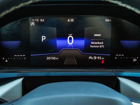 Used 2023 Volkswagen Taos SE w/ Panoramic Sunroof Package image 16