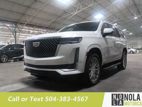 Used 2022 Cadillac Escalade Premium Luxury RWD image 2