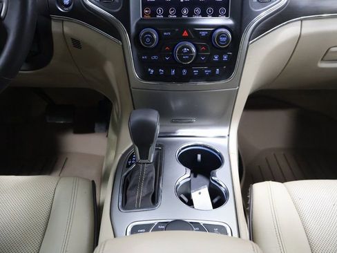 Used 2018 Jeep Grand Cherokee Overland image 20