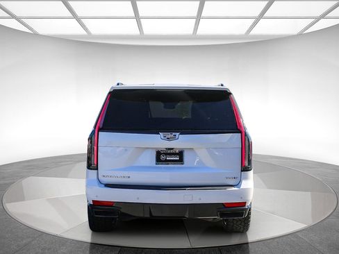 Used 2021 Cadillac Escalade ESV Sport w/ Driver Assist Tech Package AWD/4WD image 3