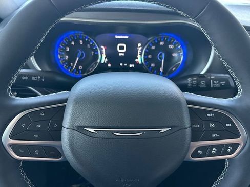 New 2027 Chrysler Pacifica Select FWD image 23