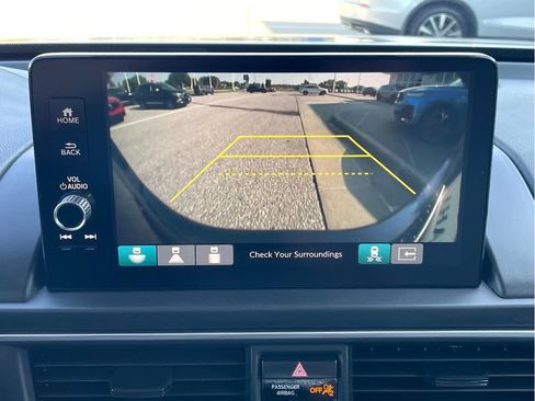 Used 2023 Honda Pilot Touring image 17