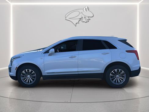 Used 2017 Cadillac XT5 Luxury w/ Driver Awareness Package image 3