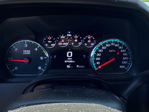 Used 2017 Chevrolet Suburban Premier image 10