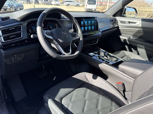 New 2026 Volkswagen Atlas Cross Sport SE AWD/4WD image 11