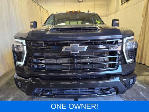 Used 2024 Chevrolet Silverado 2500 LTZ w/ LTZ Plus Package AWD/4WD image 3