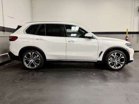 Used 2023 BMW X5 sDrive40i w/ Premium Package RWD image 5