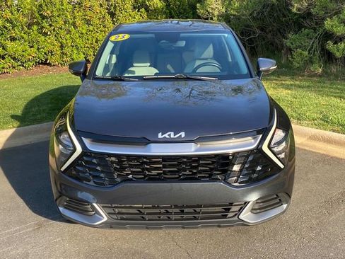 Used 2023 Kia Sportage EX FWD image 2