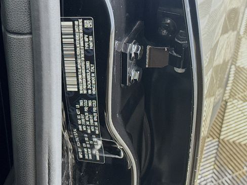 Used 2020 Jeep Renegade Latitude w/ Safety & Security Group II image 40