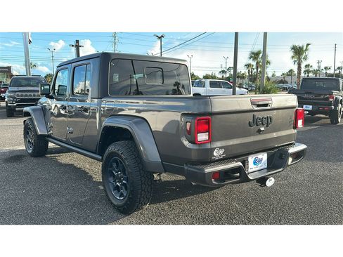 Used 2023 Jeep Gladiator Sport AWD/4WD image 4