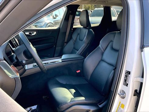 Used 2023 Volvo XC60 B5 Plus w/ Protection Package Premier image 9