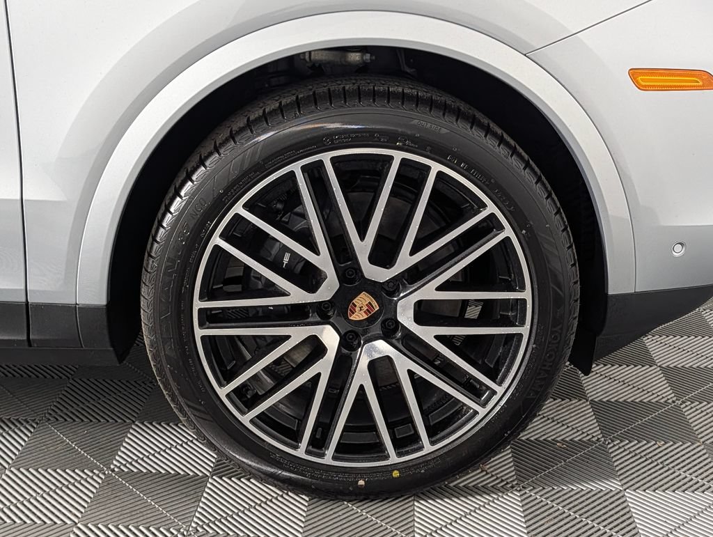 New 2026 Porsche Cayenne AWD/4WD image 14