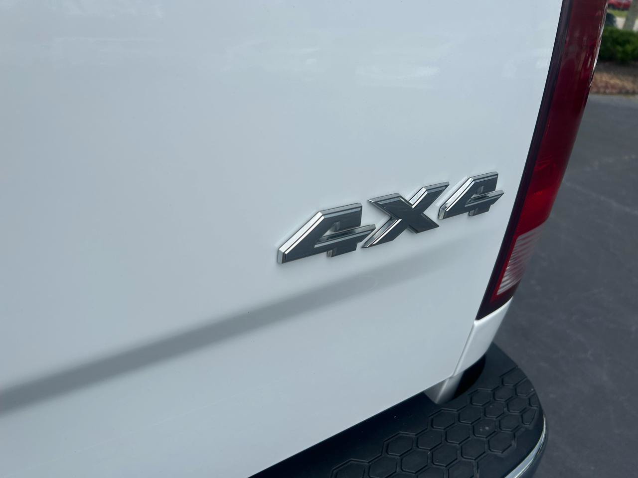Used 2021 RAM 1500 Classic SLT w/ Protection Group AWD/4WD image 29
