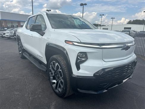 New 2024 Chevrolet Silverado EV RST image 4
