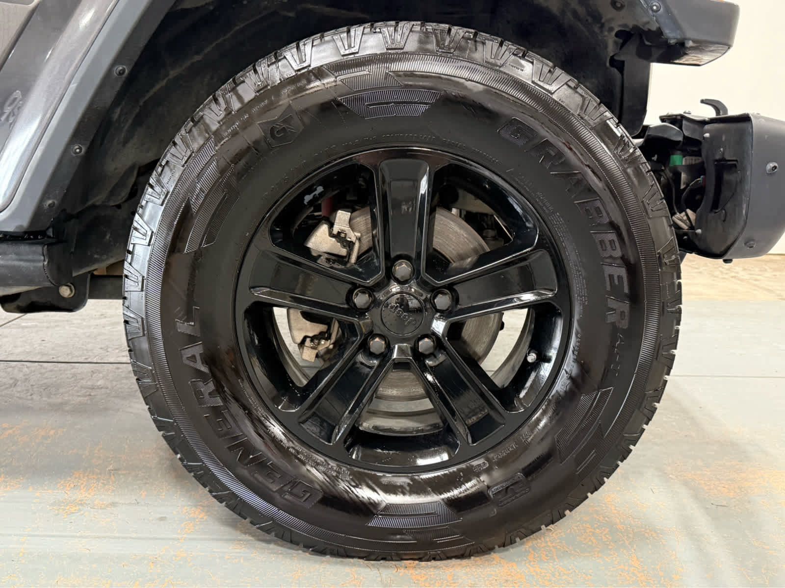Used 2018 Jeep Wrangler Unlimited Sahara w/ Quick Order Package 24M Moab AWD/4WD image 10