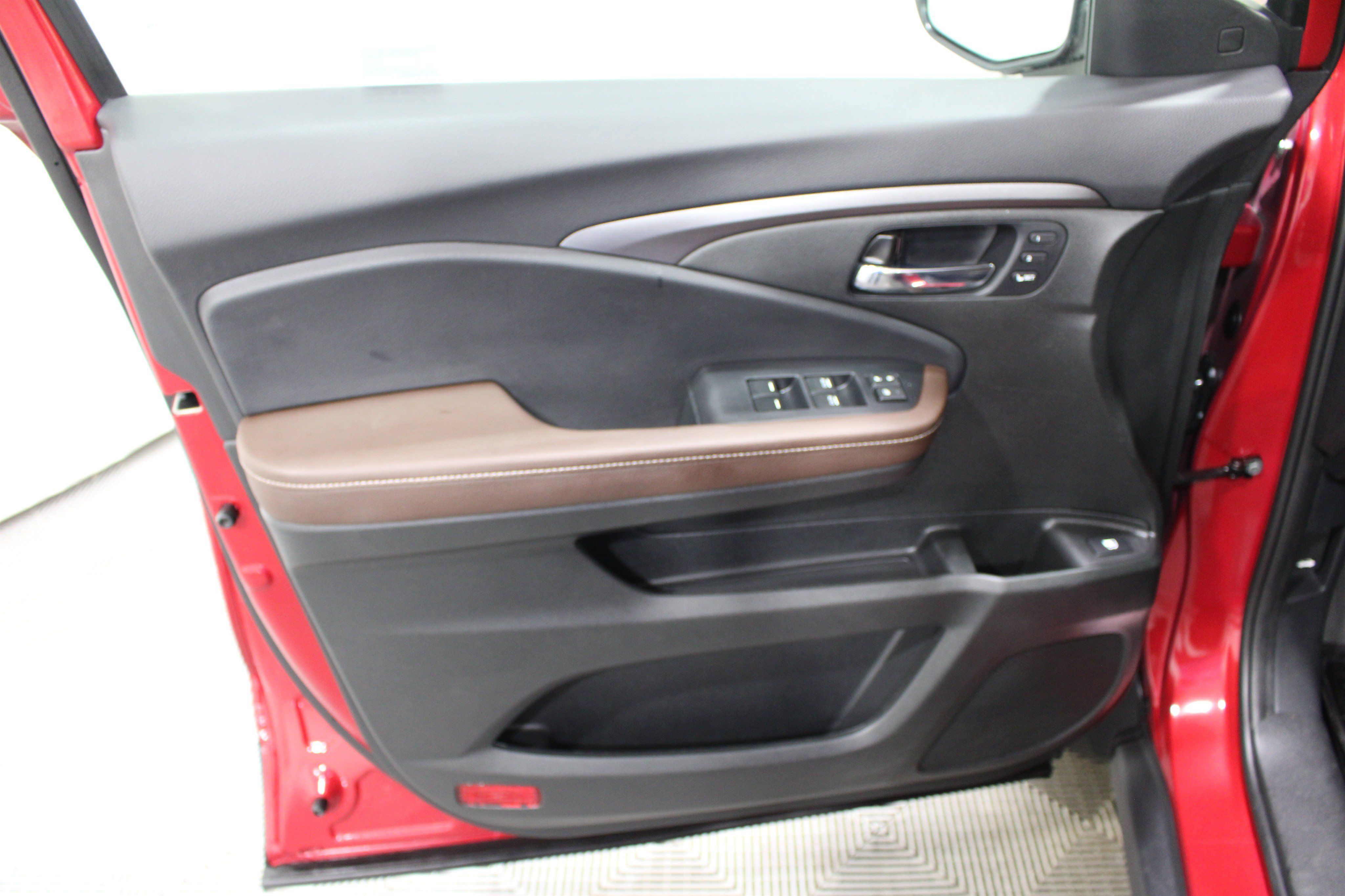 Used 2025 Honda Ridgeline RTL image 6