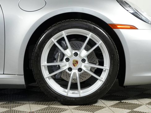 Certified 2024 Porsche 911 Carrera RWD image 19