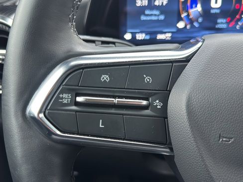 Used 2025 Chevrolet Equinox LT w/ Convenience Package II image 33