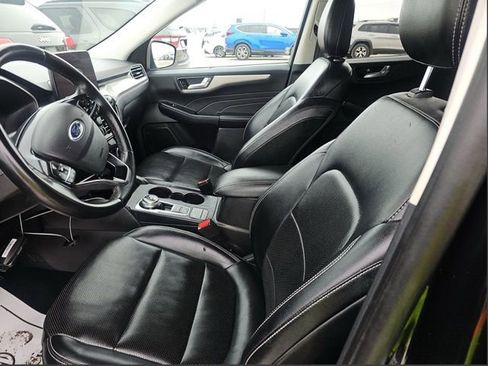 Used 2022 Ford Escape SEL image 3