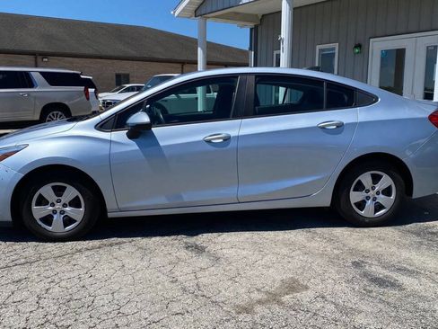 Used 2017 Chevrolet Cruze LS FWD image 2