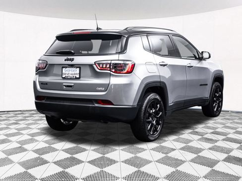 Used 2023 Jeep Compass Latitude w/ Sun and Sound Group AWD/4WD image 9