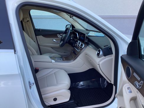 Used 2021 Mercedes-Benz GLC 300 4MATIC image 7