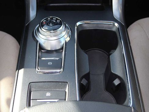 Used 2019 Ford Fusion SE FWD image 29
