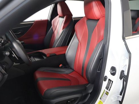 Used 2024 Lexus ES 350 F Sport w/ Technology Package image 31