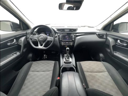 Used 2020 Nissan Rogue Sport SV FWD image 35