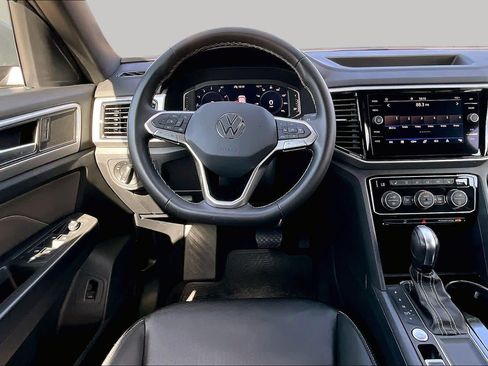 Used 2023 Volkswagen Atlas Cross Sport SE FWD image 6