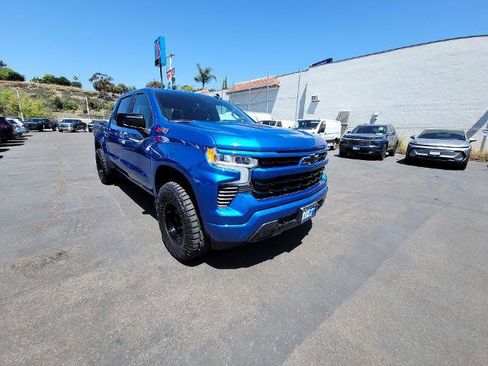 Used 2022 Chevrolet Silverado 1500 RST AWD/4WD image 2