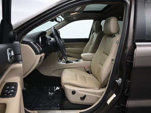 Used 2020 Jeep Grand Cherokee Limited AWD/4WD image 22