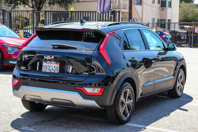 Certified 2025 Kia Niro EX FWD image 9