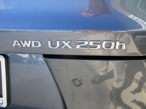 Used 2024 Lexus UX 250h AWD w/ Premium Package image 8