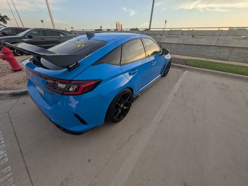 Used 2024 Honda Civic Type R image 3