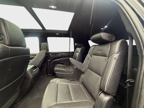 Used 2023 Cadillac Escalade ESV Premium Luxury AWD/4WD image 10