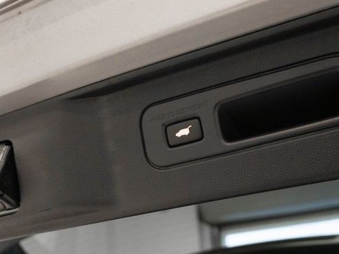 Used 2025 Honda Pilot EX-L image 14