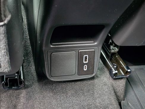 Used 2023 Buick Encore GX Preferred w/ Cold Weather Comfort Package AWD/4WD image 31