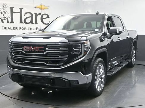 Used 2023 GMC Sierra 1500 SLT w/ SLT Premium Plus Package AWD/4WD image 32