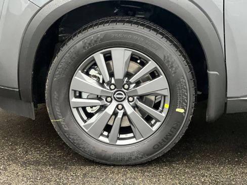 New 2025 Nissan Pathfinder SV image 32