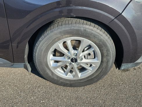 Used 2022 Kia Carnival LX image 41